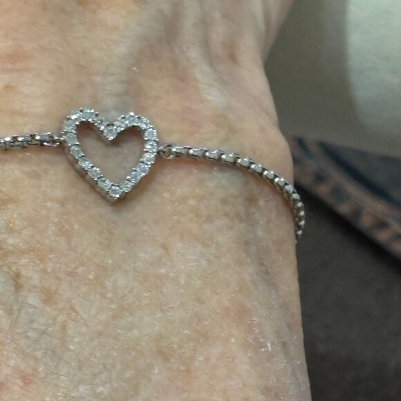Diamond Heart Adjustable Sliding Chain on Bracelet - Picture 4 of 11